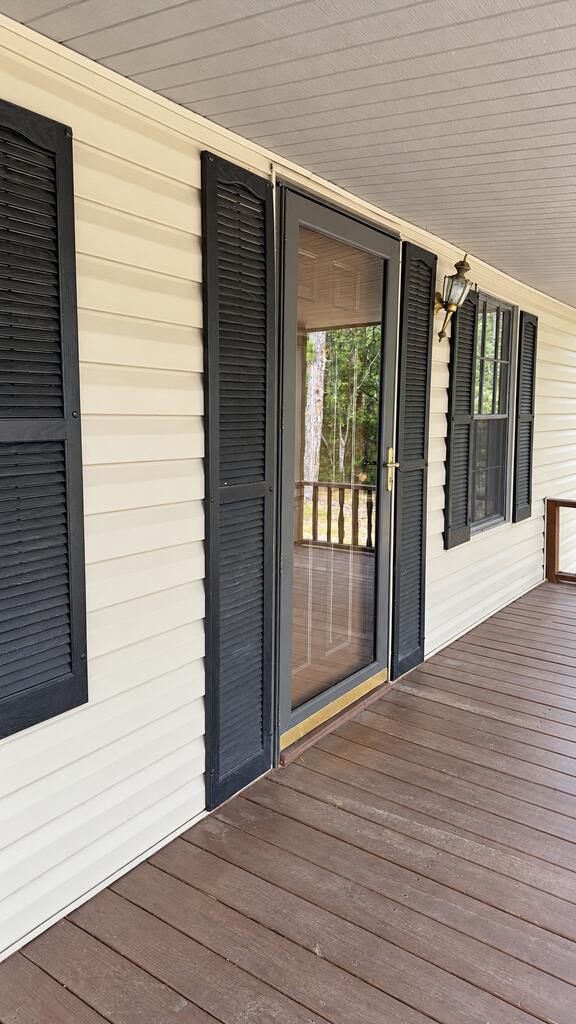 34 Lakeside Drive