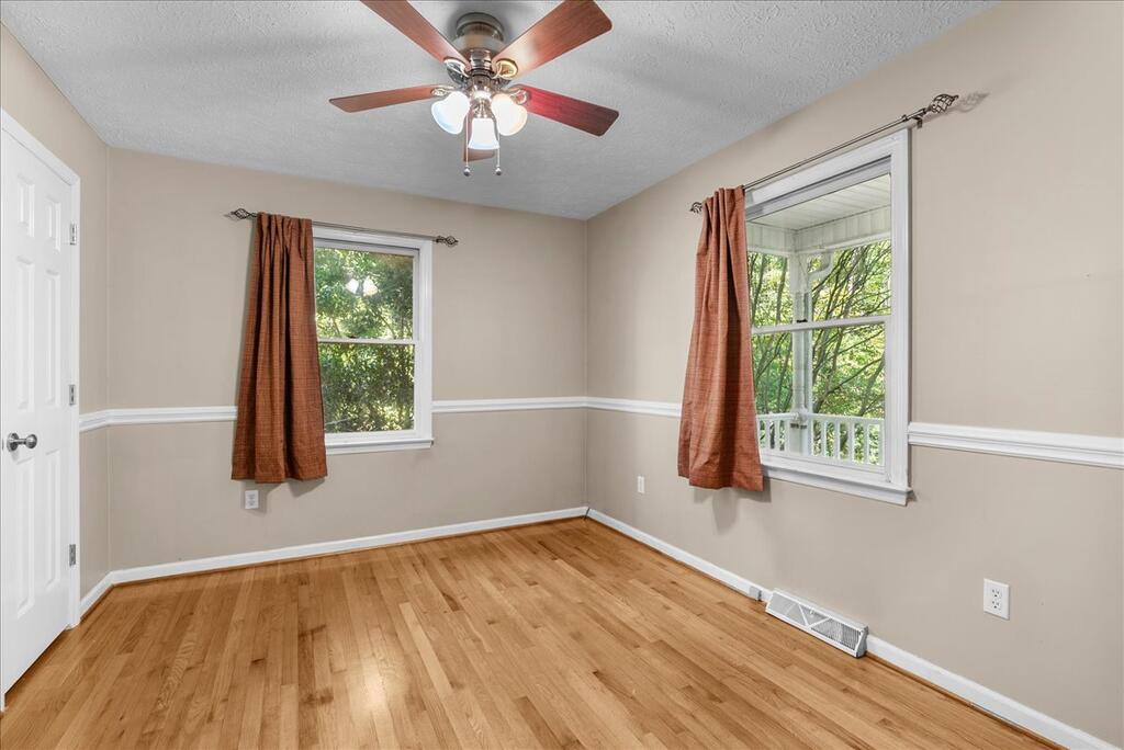 1016 Fox Den Trail