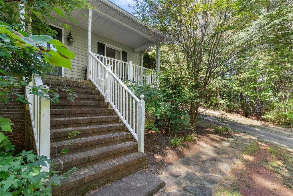 1016 Fox Den Trail