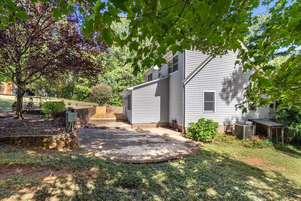 1016 Fox Den Trail
