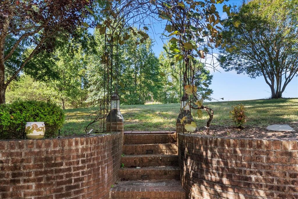 1016 Fox Den Trail
