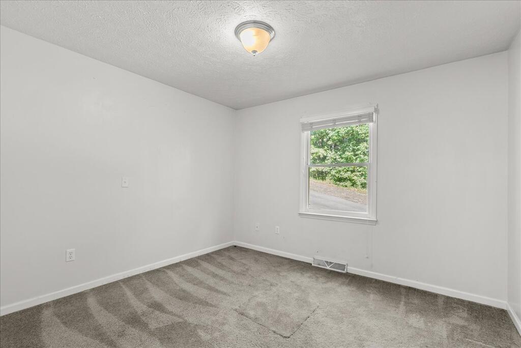 1016 Fox Den Trail