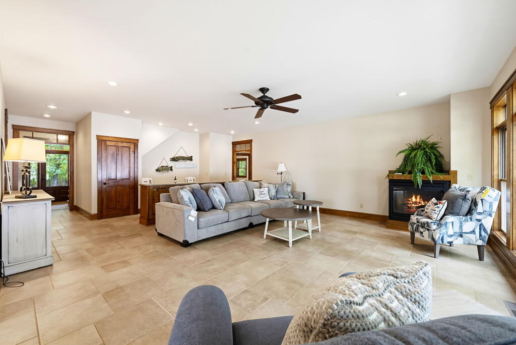 189 Peck Drive