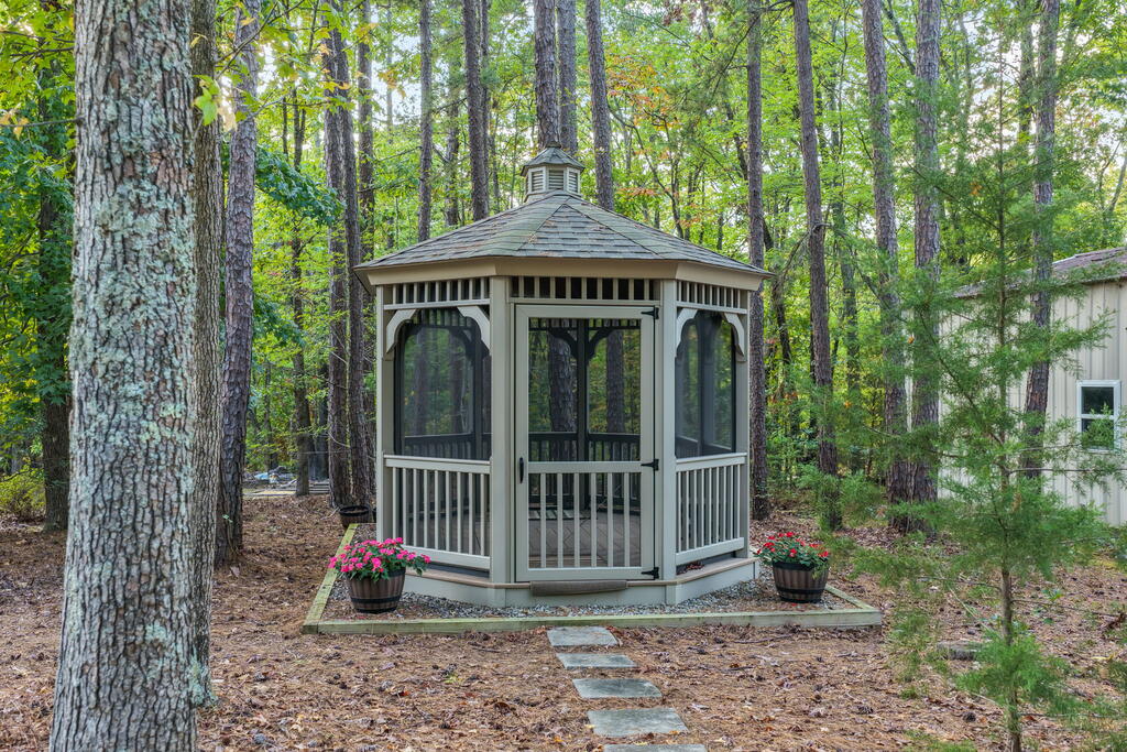 295 Eastland Creek Road