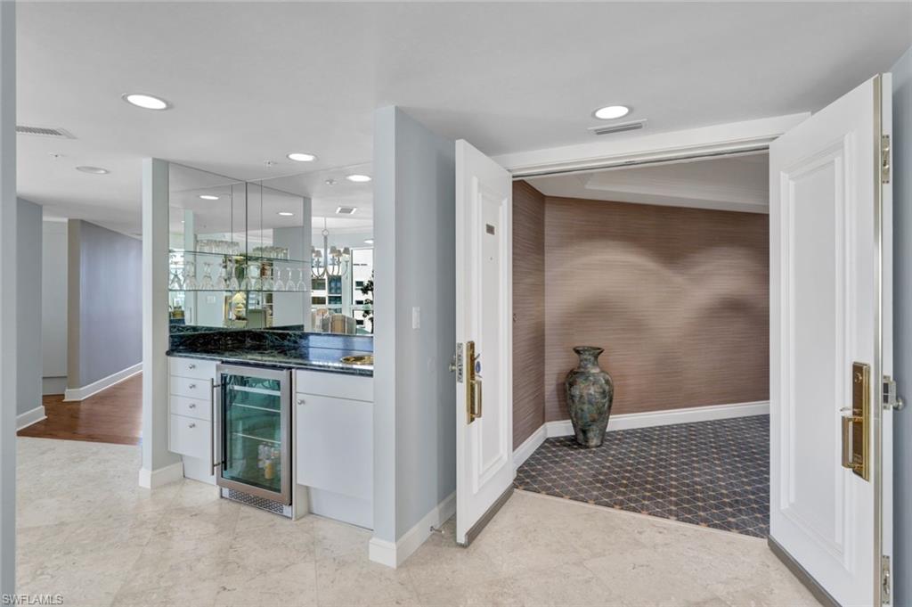 4021 Gulf Shore BLVD N # 1206