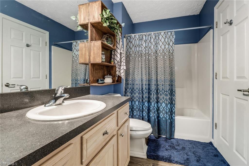 398 Leawood CIR