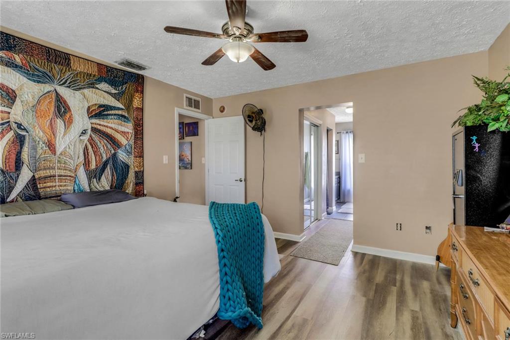 398 Leawood CIR