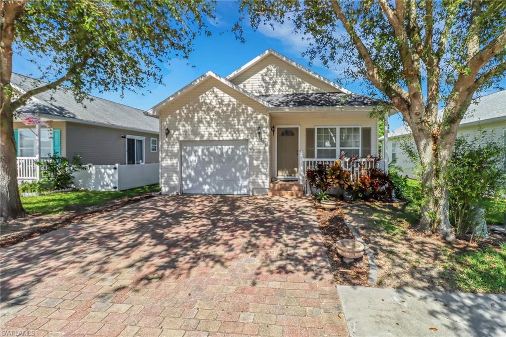 398 Leawood CIR