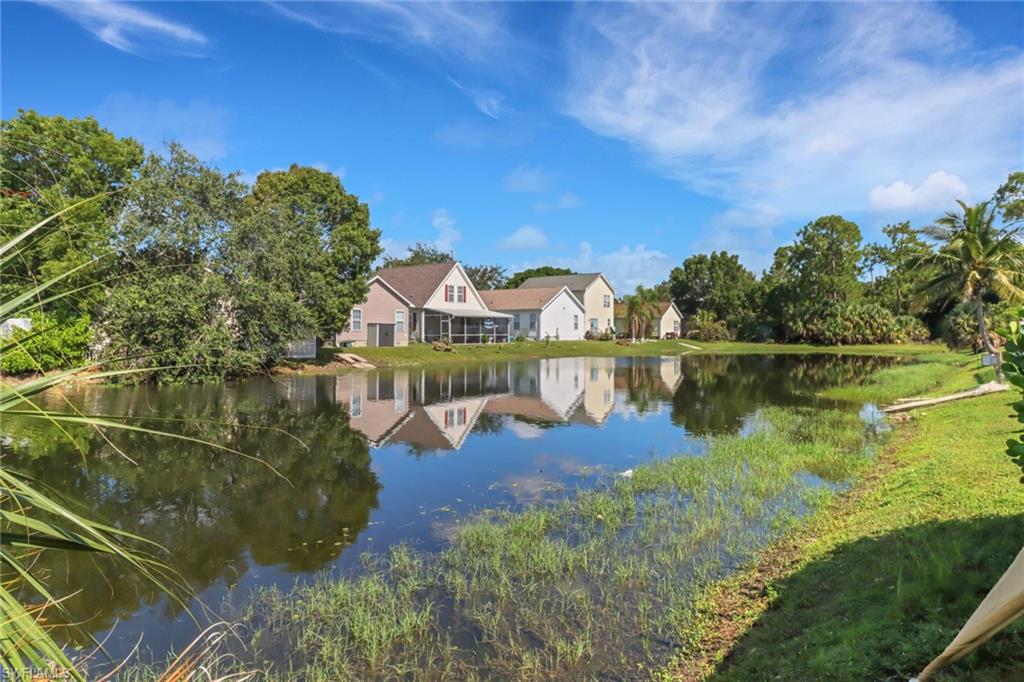398 Leawood CIR