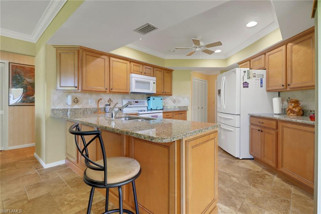 92 Chardon PL