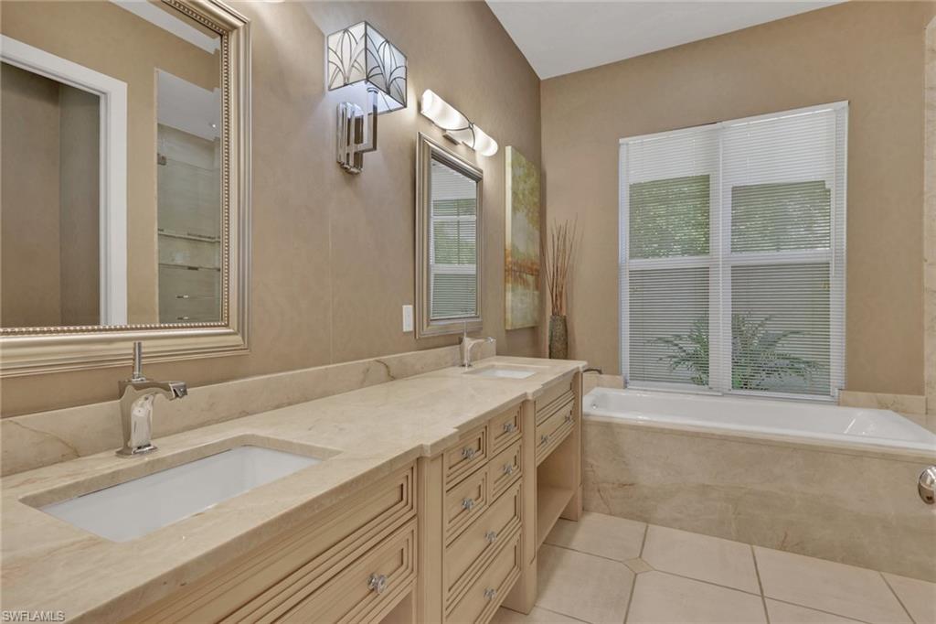 4594 Snowy Egret DR, NAPLES