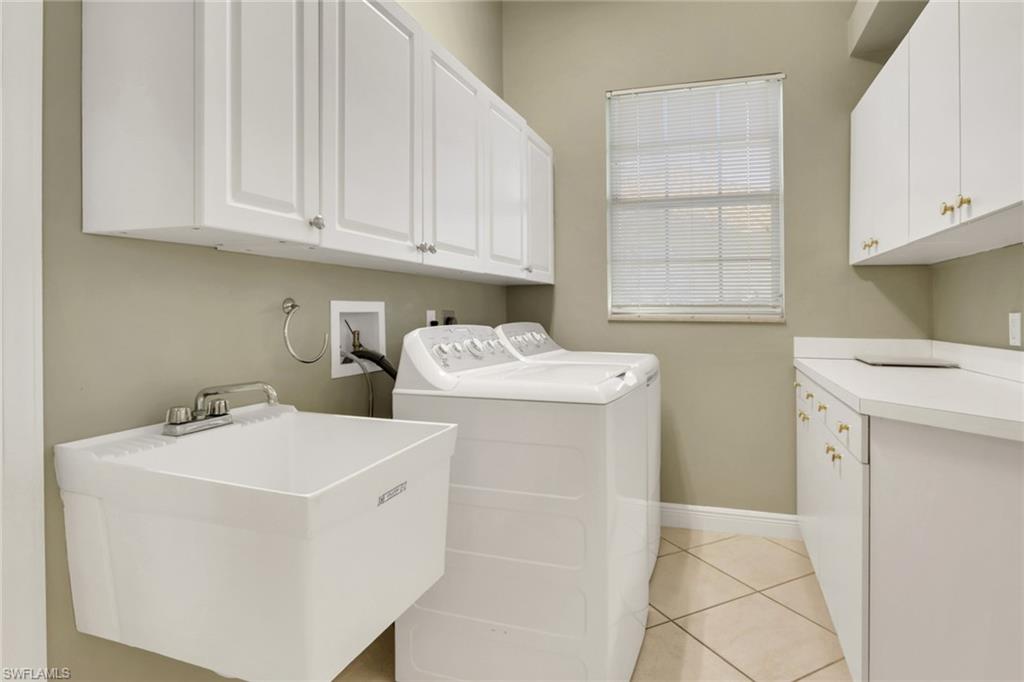 4594 Snowy Egret DR, NAPLES