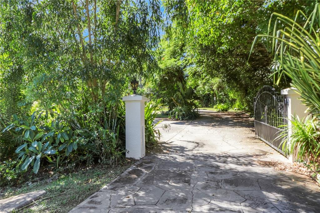 4380 7th AVE SW, NAPLES