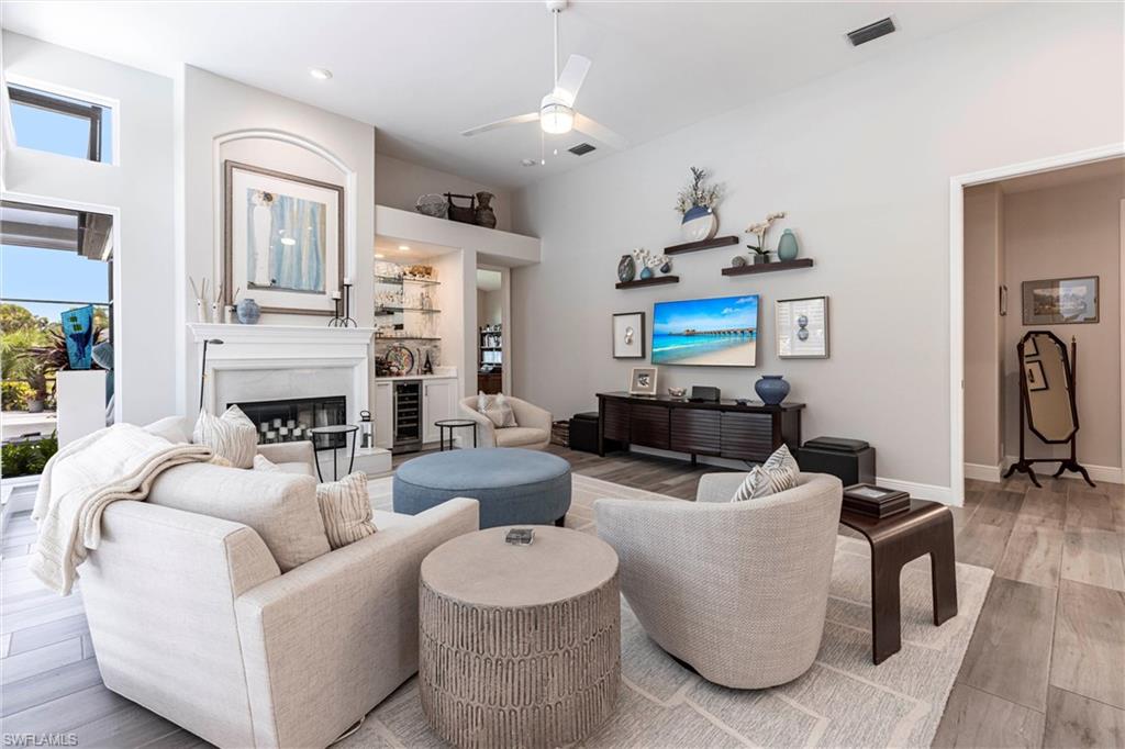 4372 Bittern CT
