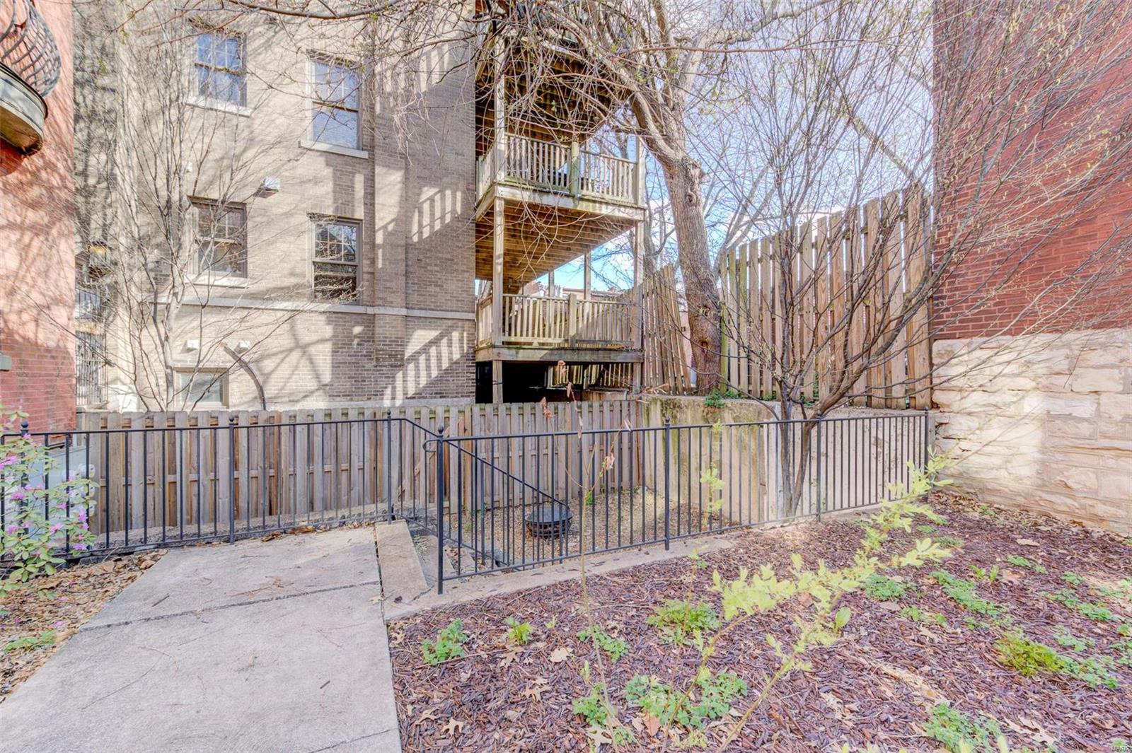 3557 Halliday Avenue Unit: 201