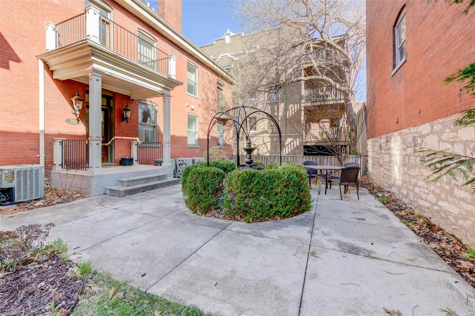 3557 Halliday Avenue Unit: 201