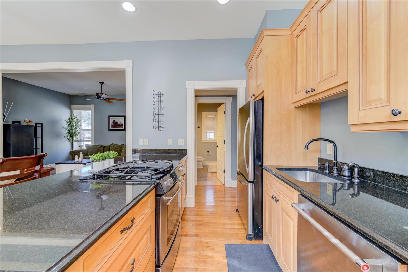 3557 Halliday Avenue Unit: 201