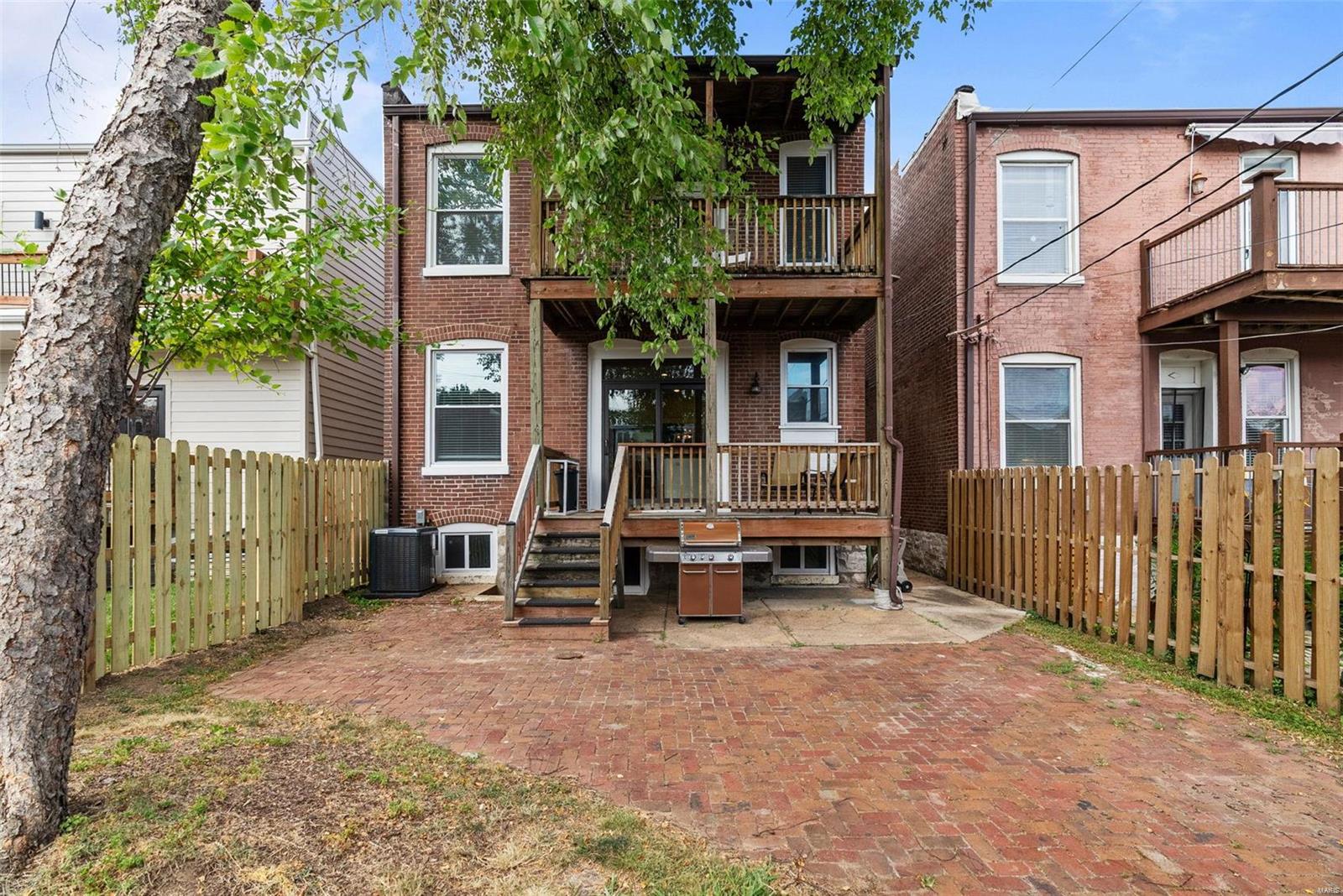2016 Geyer Avenue