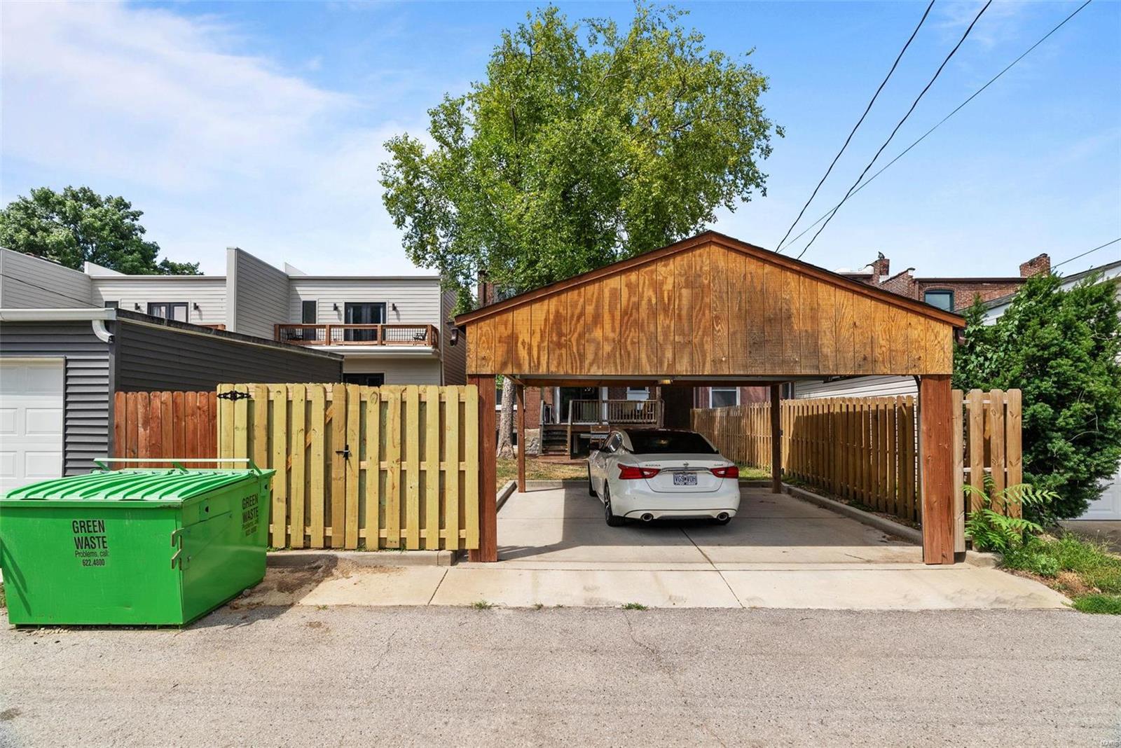 2016 Geyer Avenue