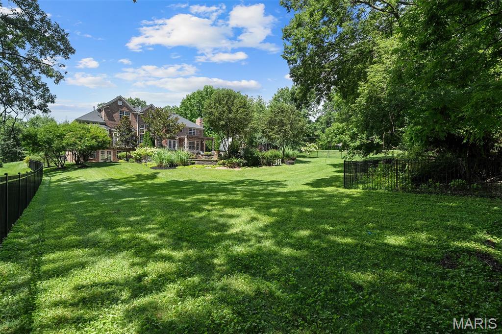 11 Summerhill Ln