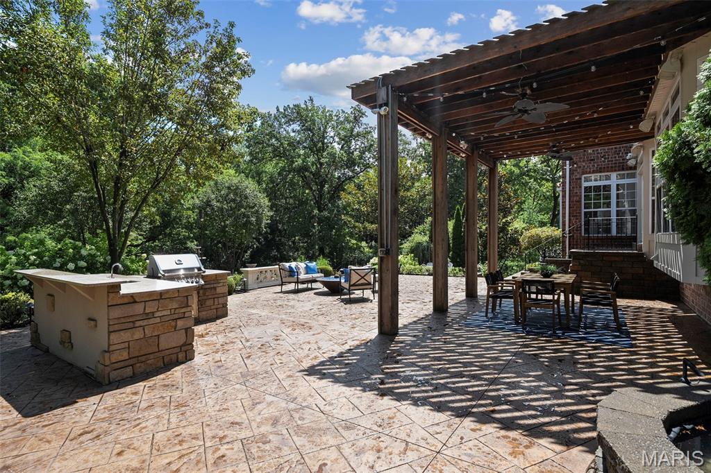 11 Summerhill Ln