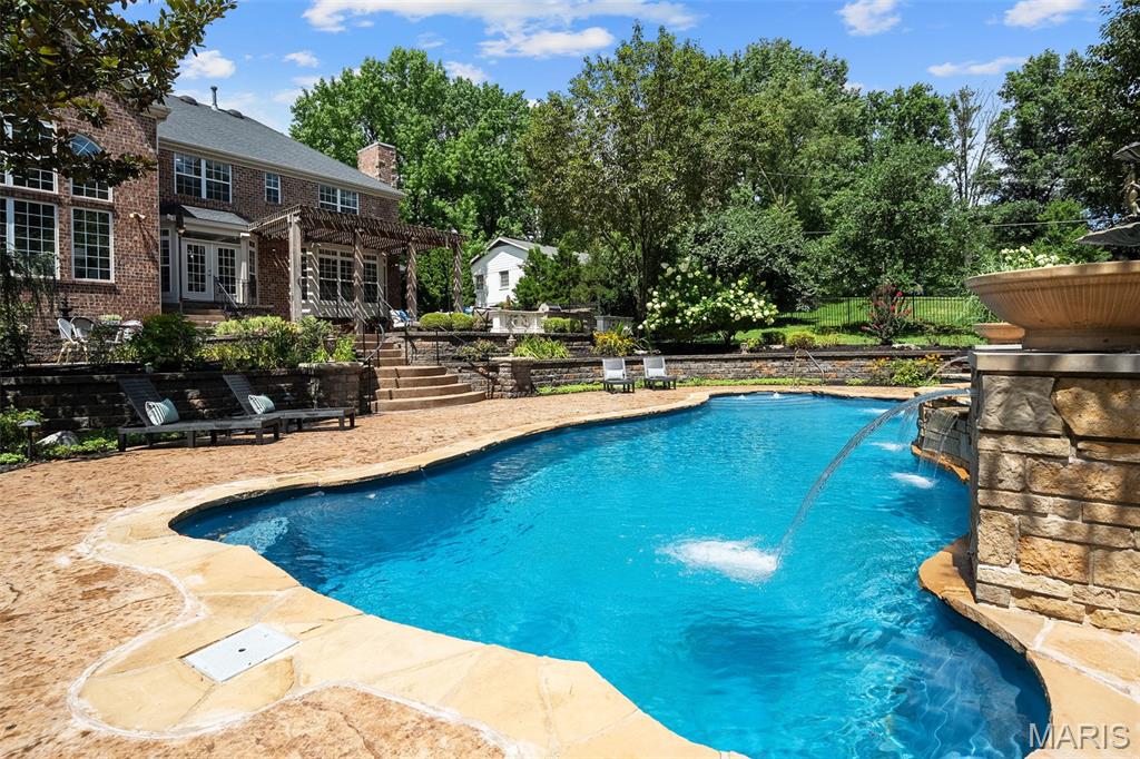 11 Summerhill Ln