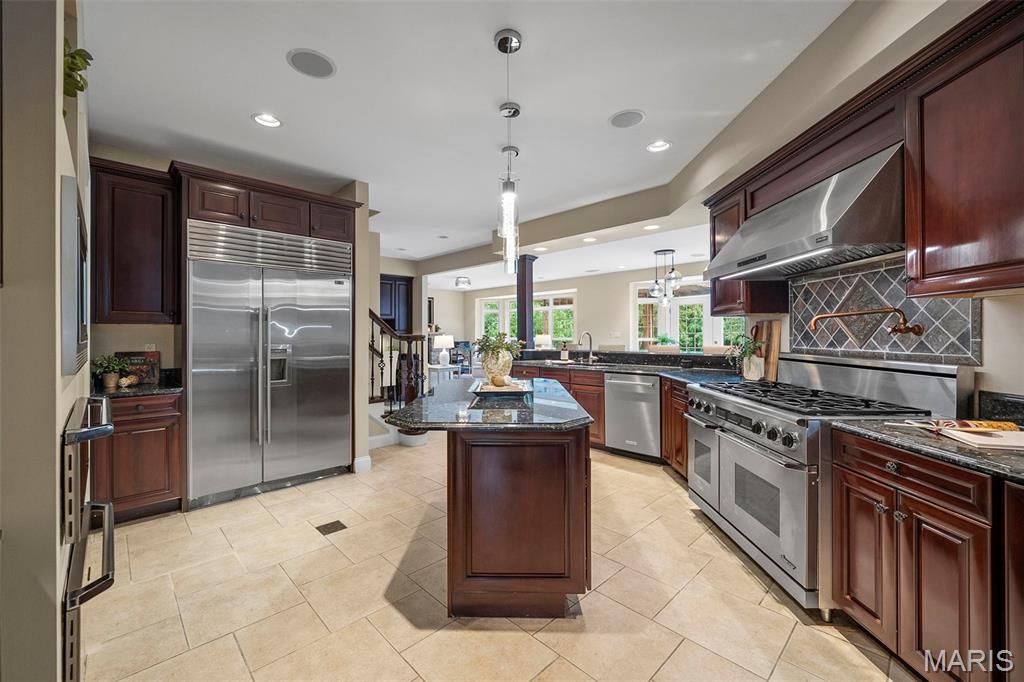 11 Summerhill Ln