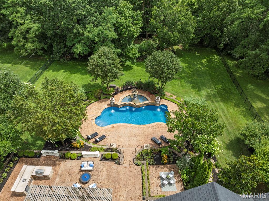 11 Summerhill Ln