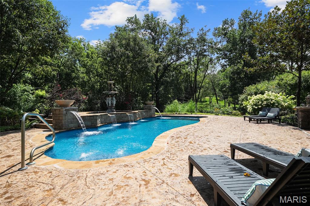 11 Summerhill Ln