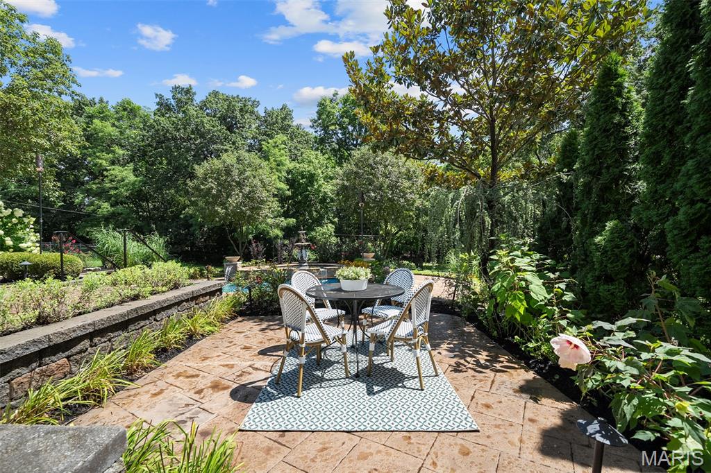11 Summerhill Ln