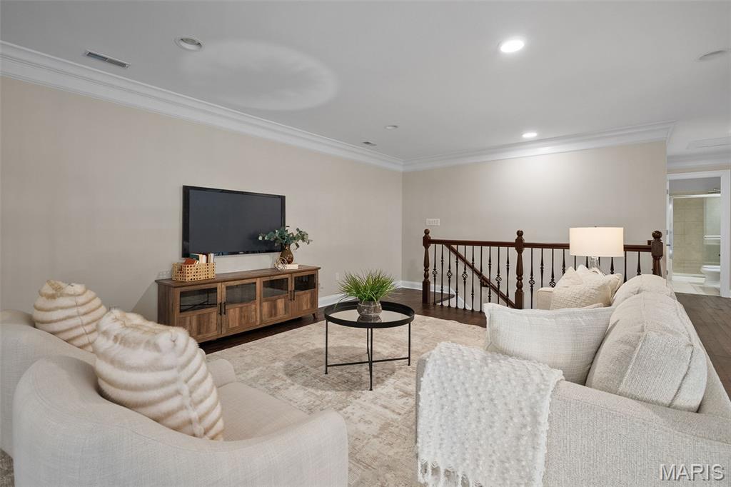 11 Summerhill Ln
