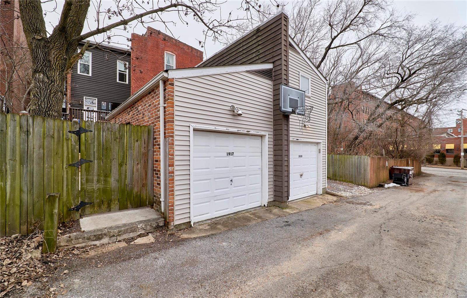 1917 Hickory Street