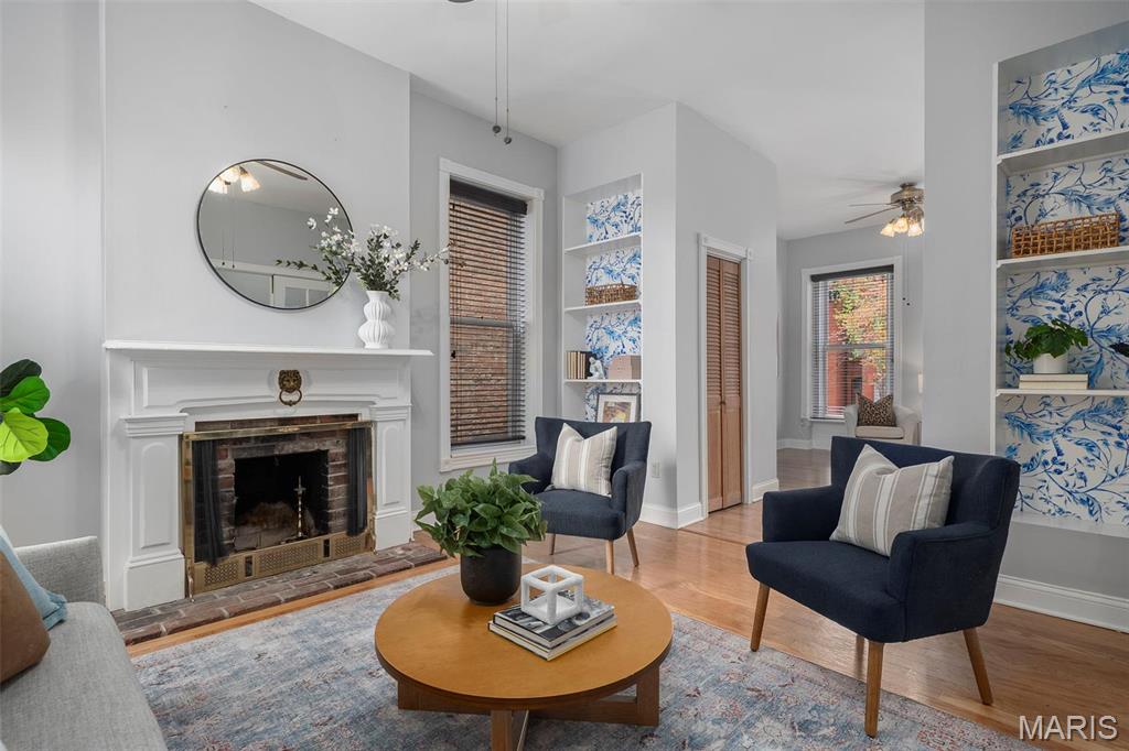 1909 Lasalle Street