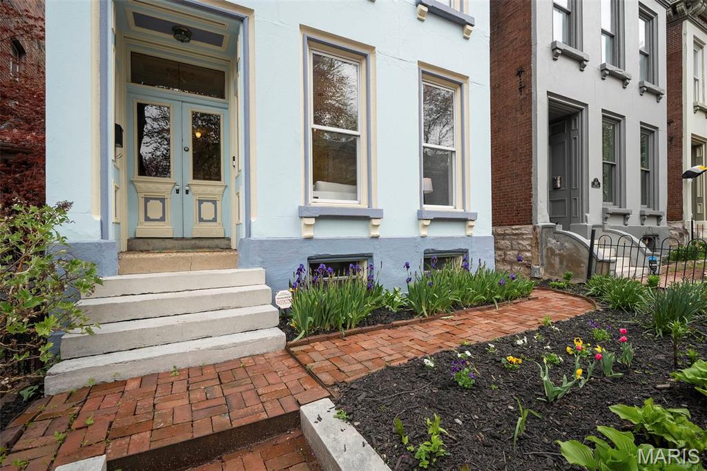1909 Lasalle Street