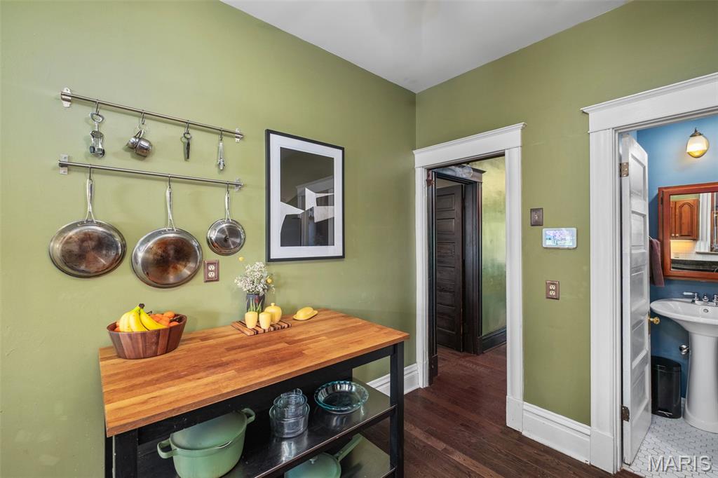 4011 Cleveland Avenue