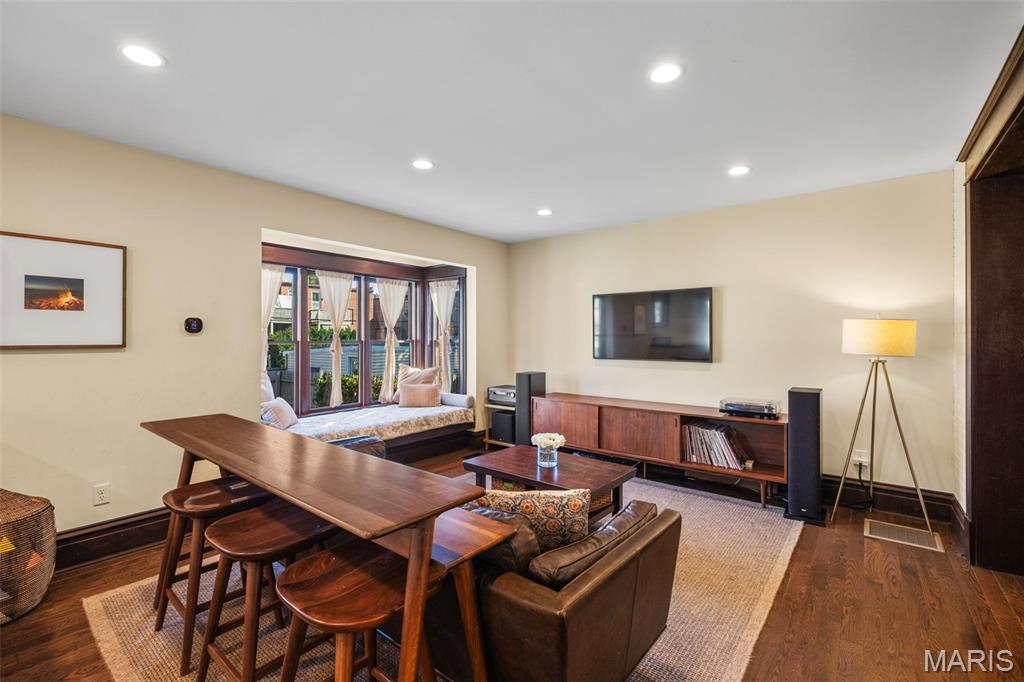 4011 Cleveland Avenue