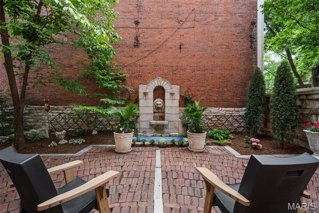 1911 Hickory Street