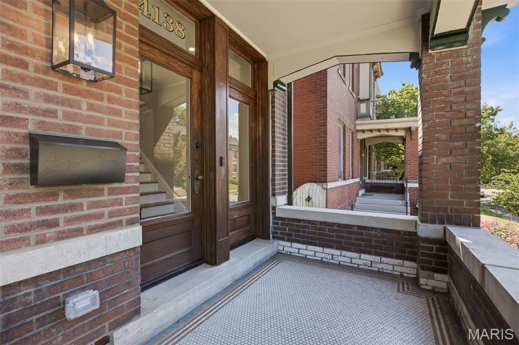 4138 Botanical Avenue