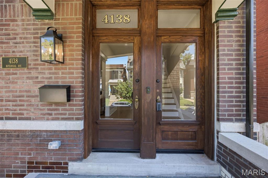 4138 Botanical Avenue