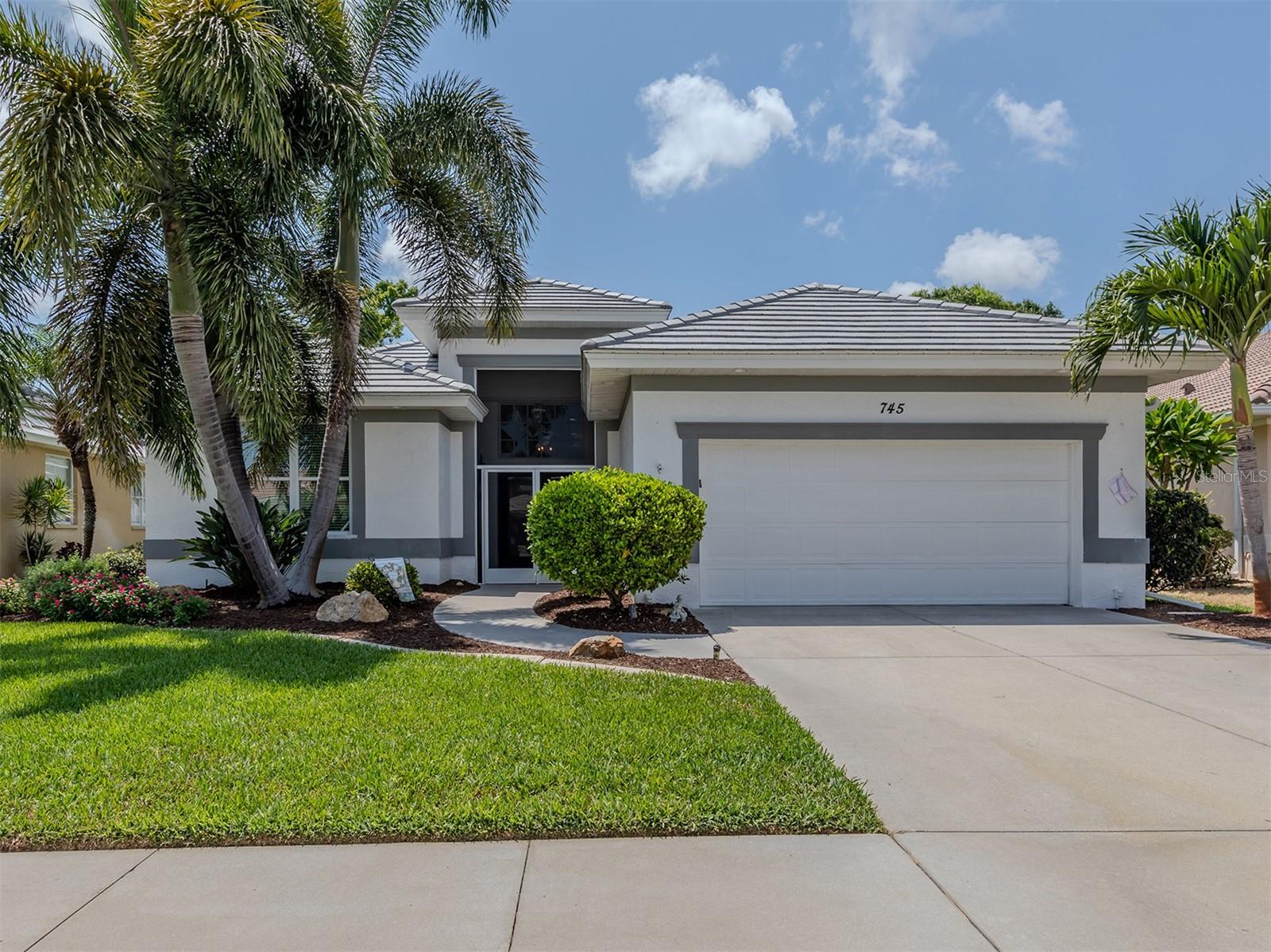745 SILK OAK DR