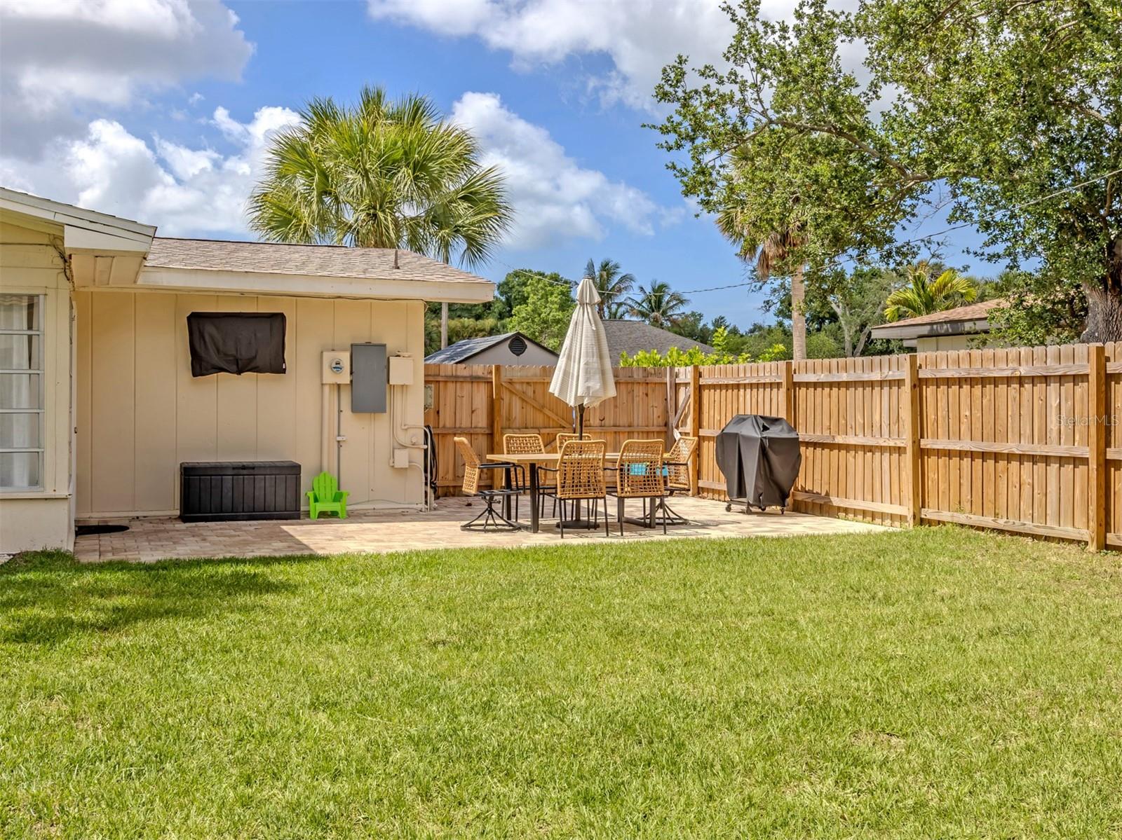 929 CYPRESS AVE