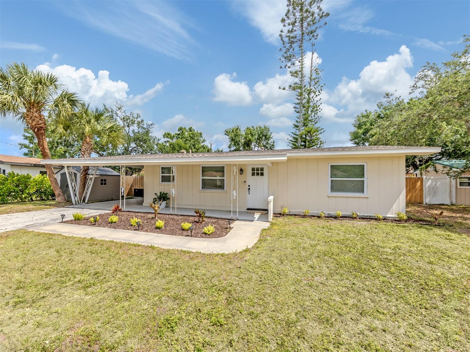 929 CYPRESS AVE