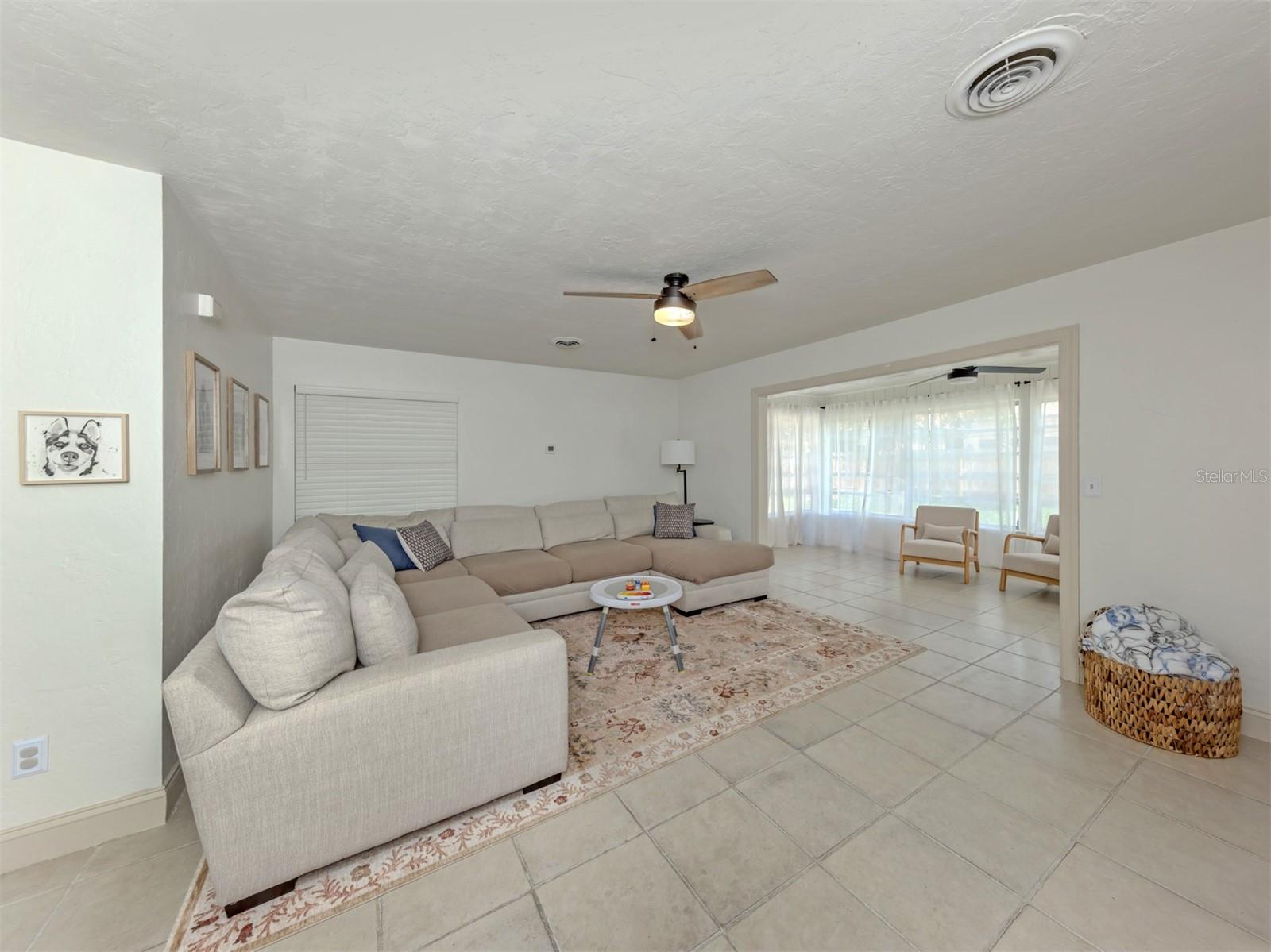 929 CYPRESS AVE