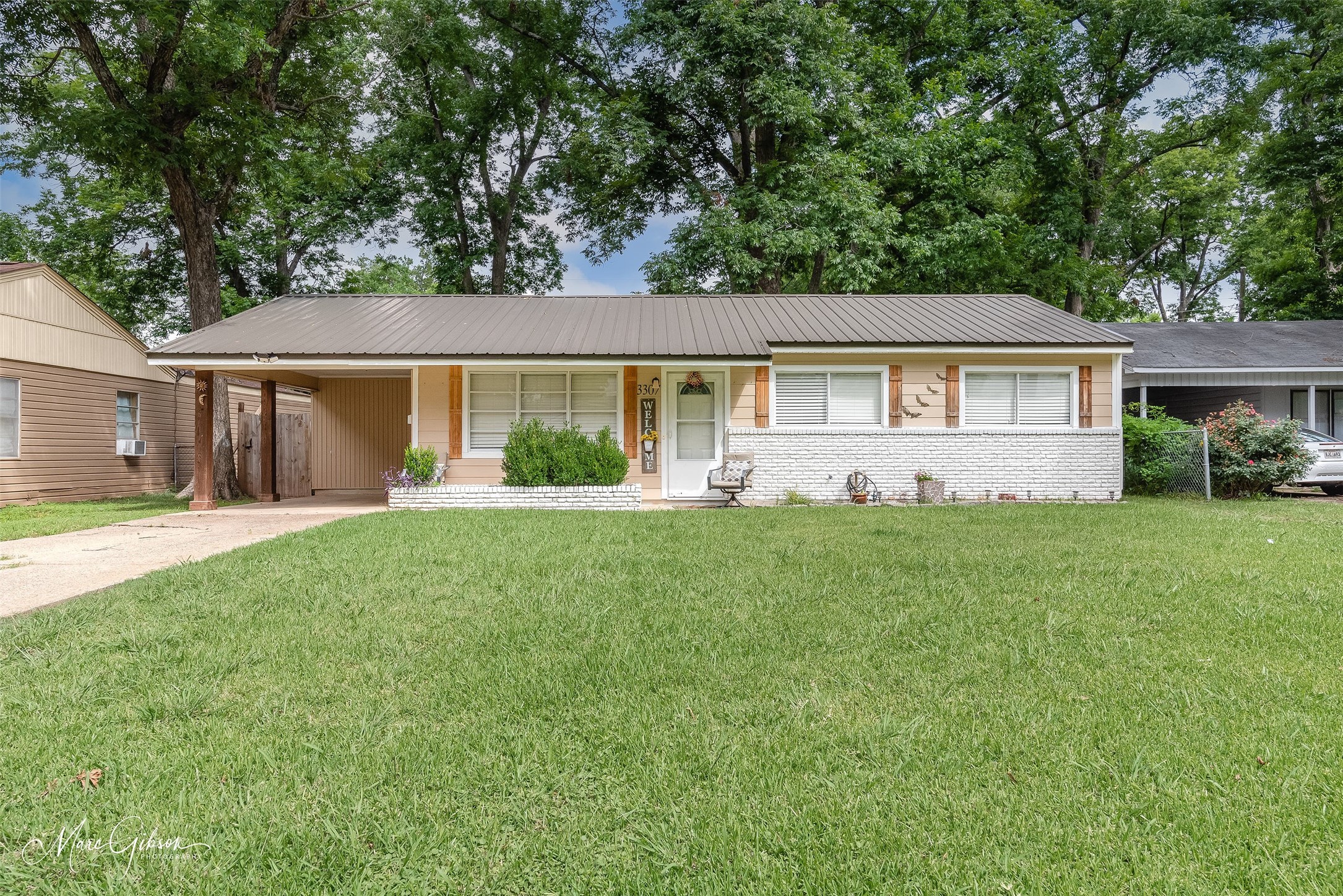 3307 Thunderbird Lane