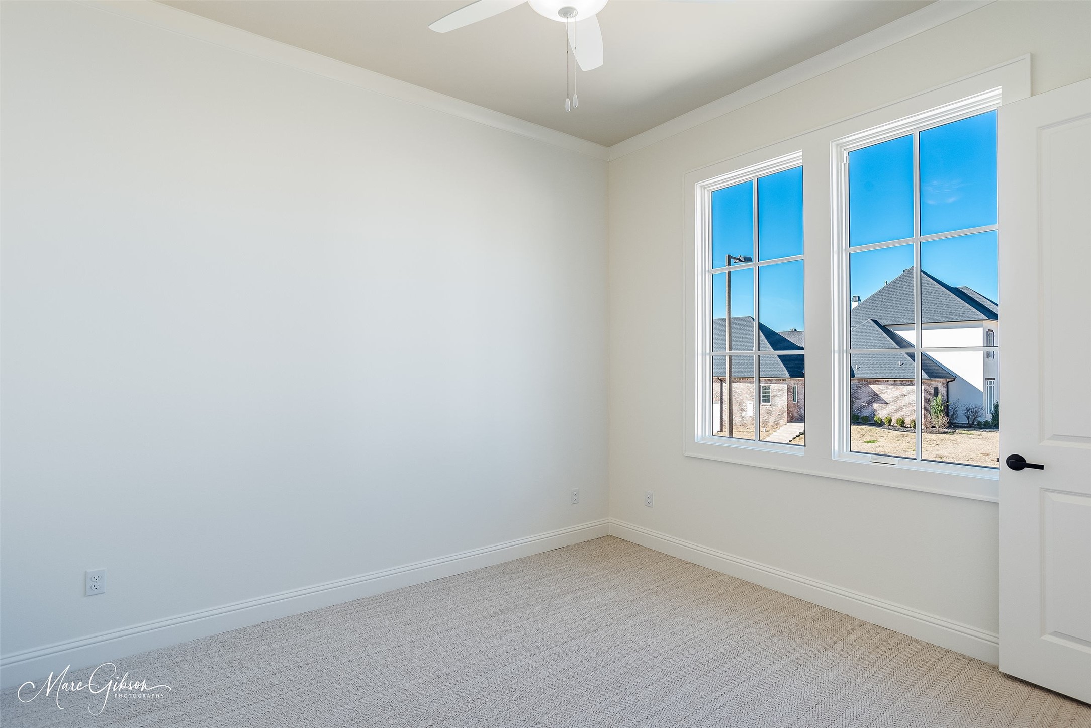 10911 Whispering Path