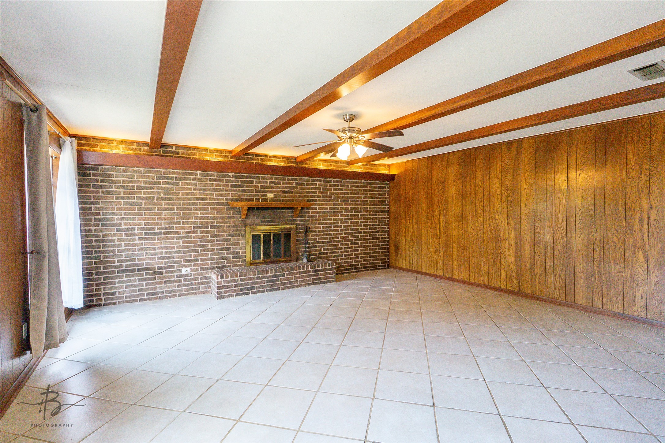 2605 Lakeway Drive