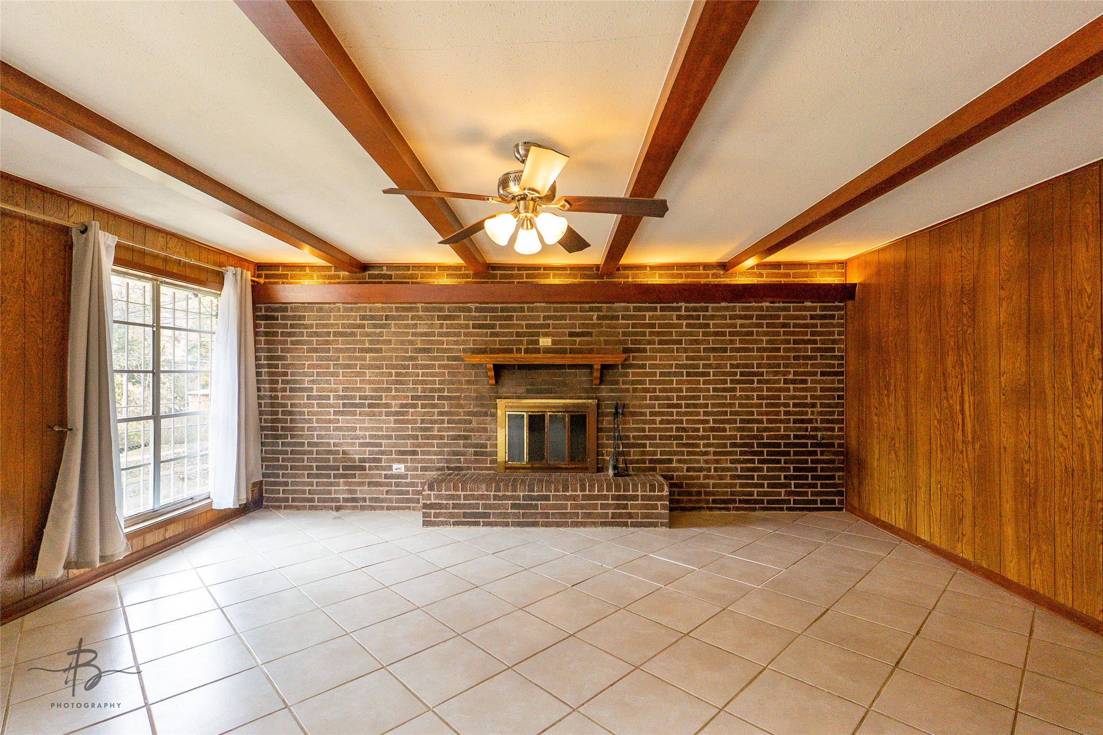 2605 Lakeway Drive