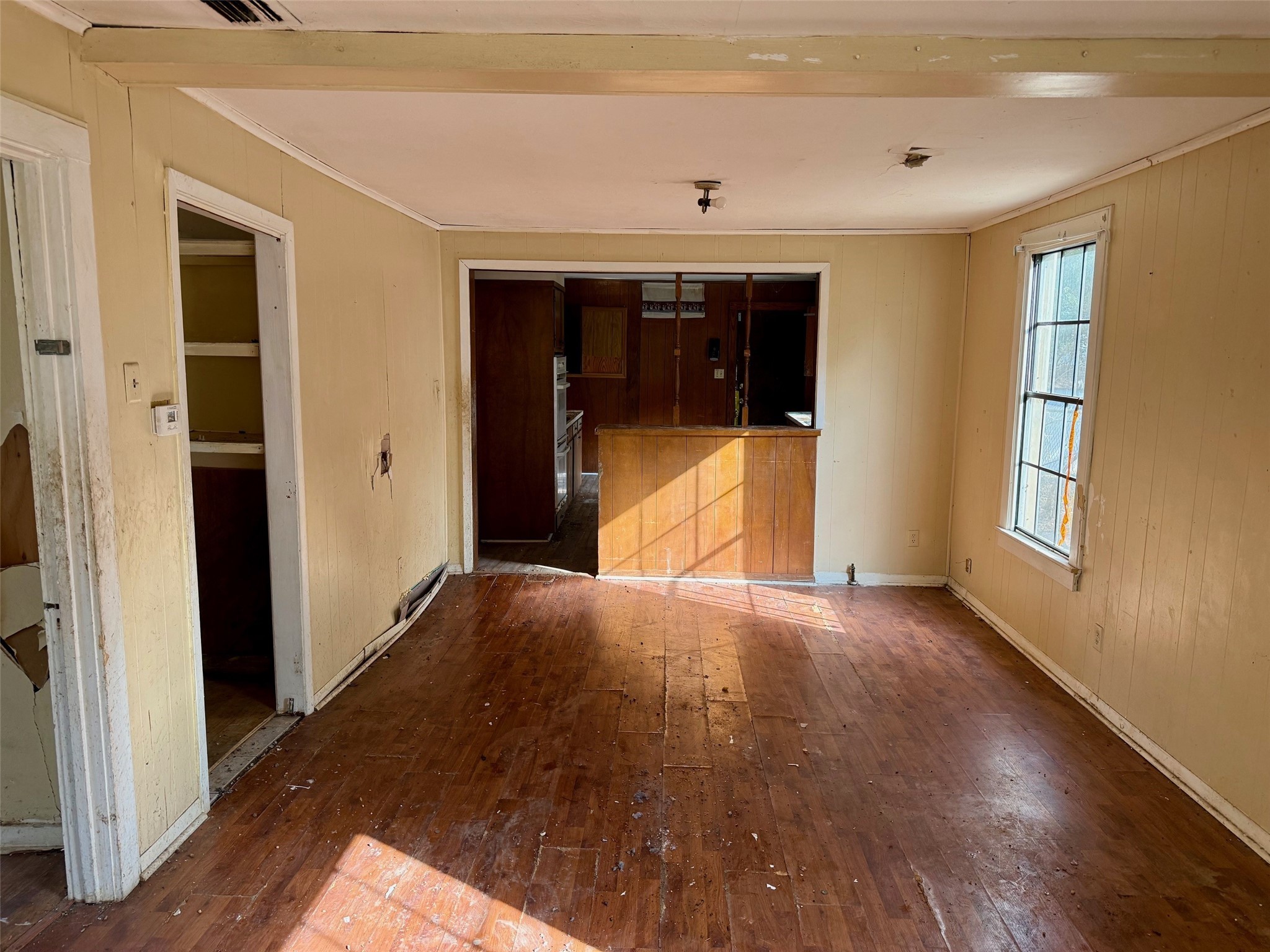 5923 Henderson Avenue