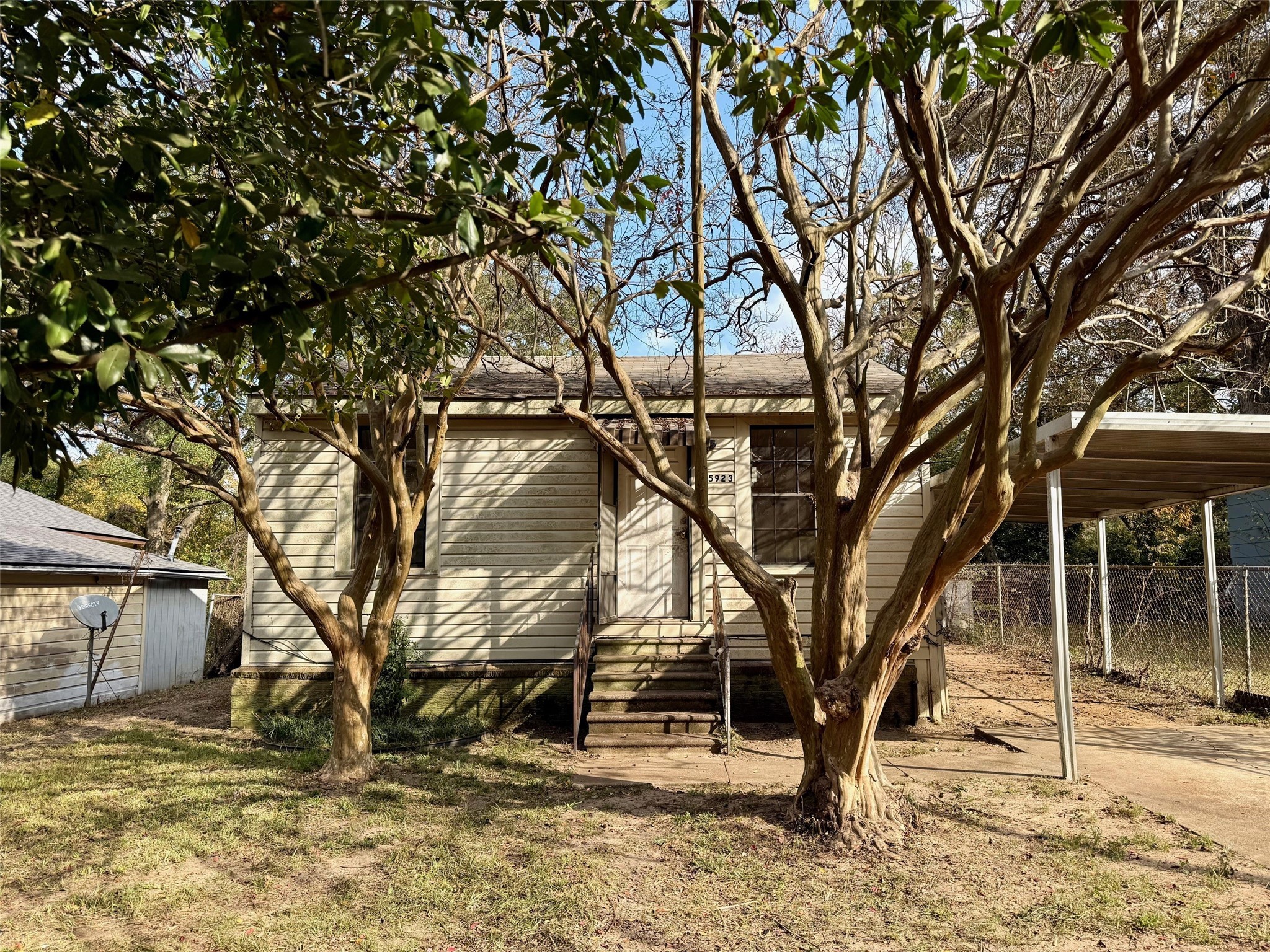 5923 Henderson Avenue