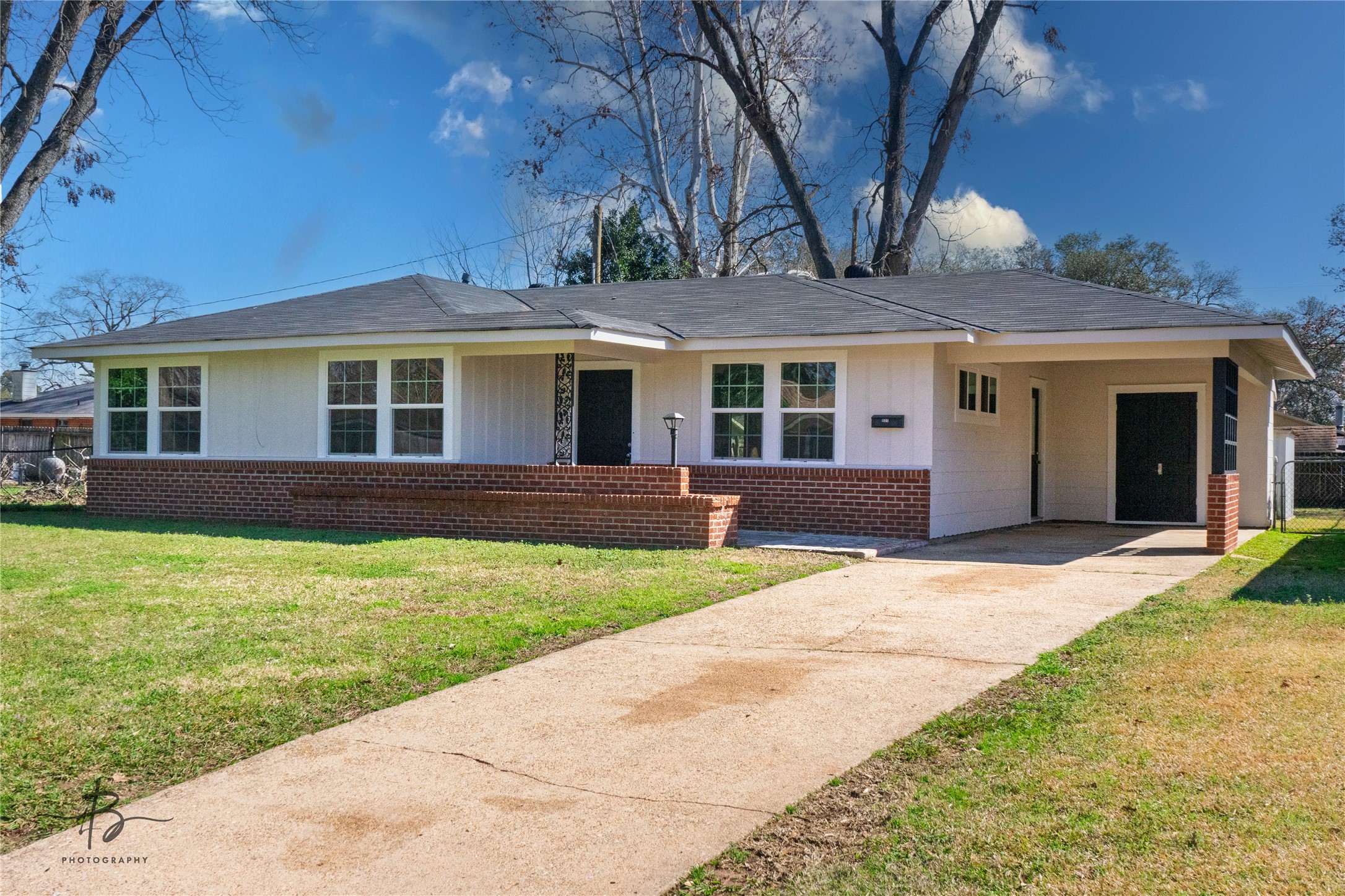 851 Martha Lane